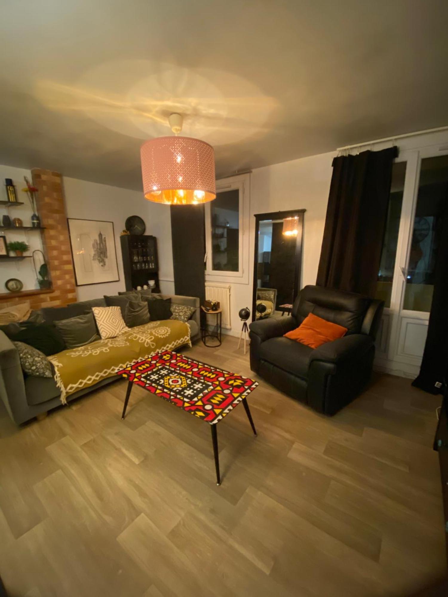 Bel Appartement Spacieux ,Convivial De 3 Chambres Avec Parking Prive Secure Caen Exterior foto