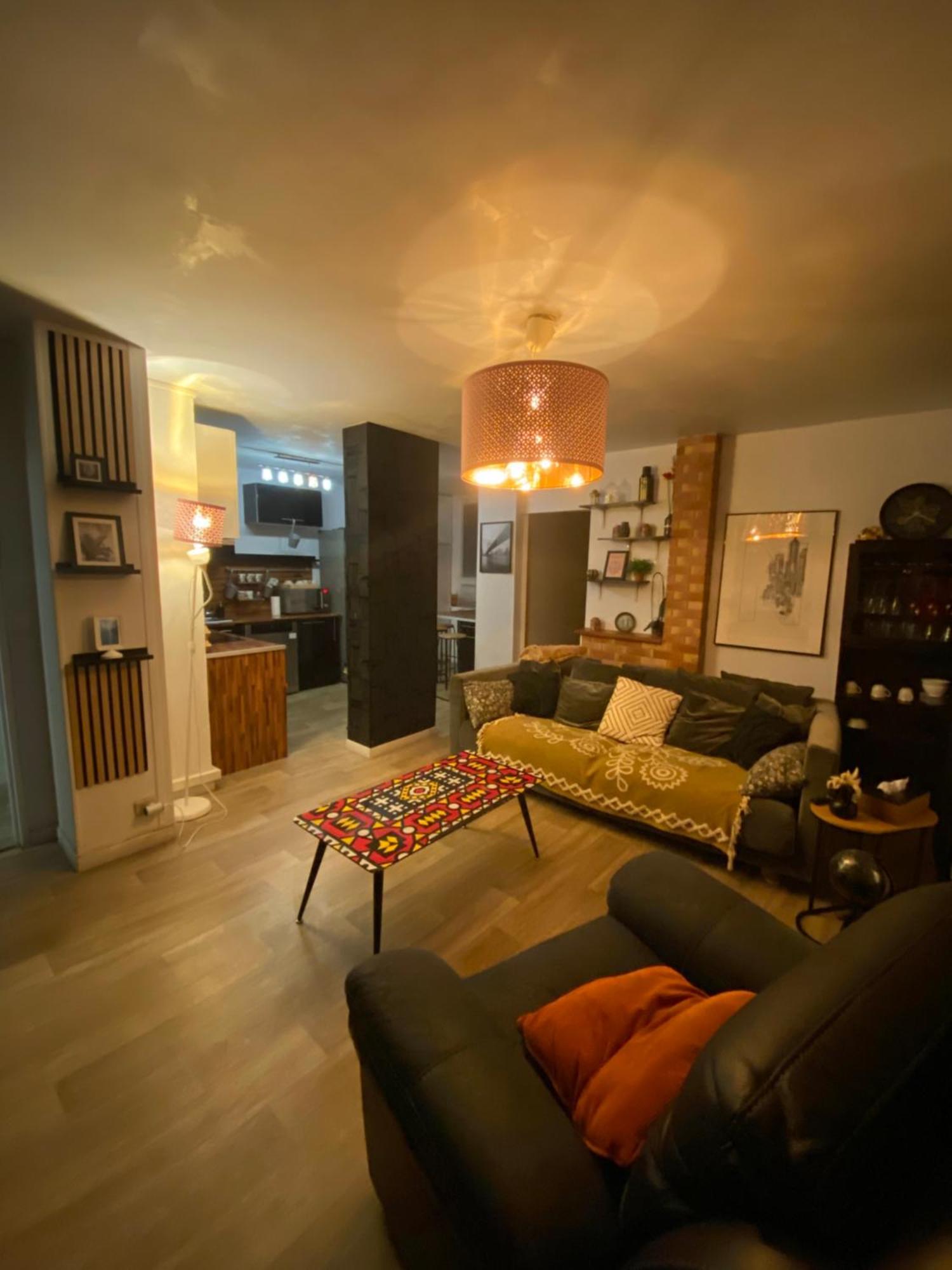 Bel Appartement Spacieux ,Convivial De 3 Chambres Avec Parking Prive Secure Caen Exterior foto