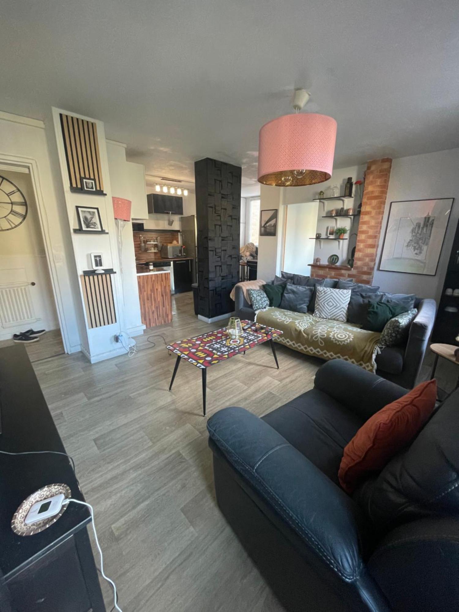 Bel Appartement Spacieux ,Convivial De 3 Chambres Avec Parking Prive Secure Caen Exterior foto