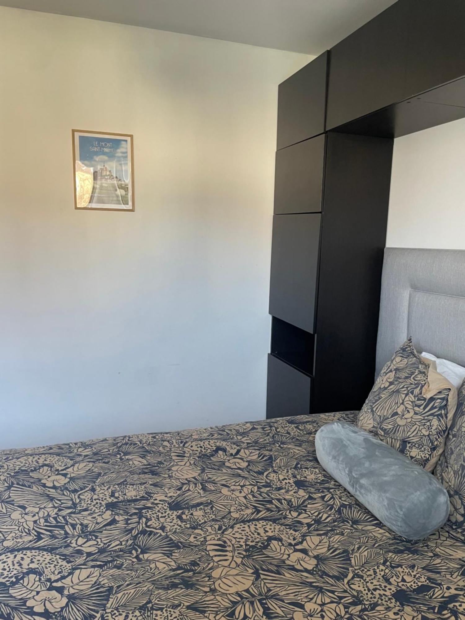 Bel Appartement Spacieux ,Convivial De 3 Chambres Avec Parking Prive Secure Caen Exterior foto